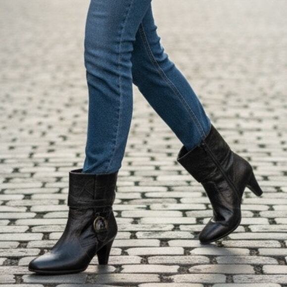 Paul Green Harness Boots 6.5 Black Leather Buckle Cuffed Western Ankle Booties - Picture 1 of 16